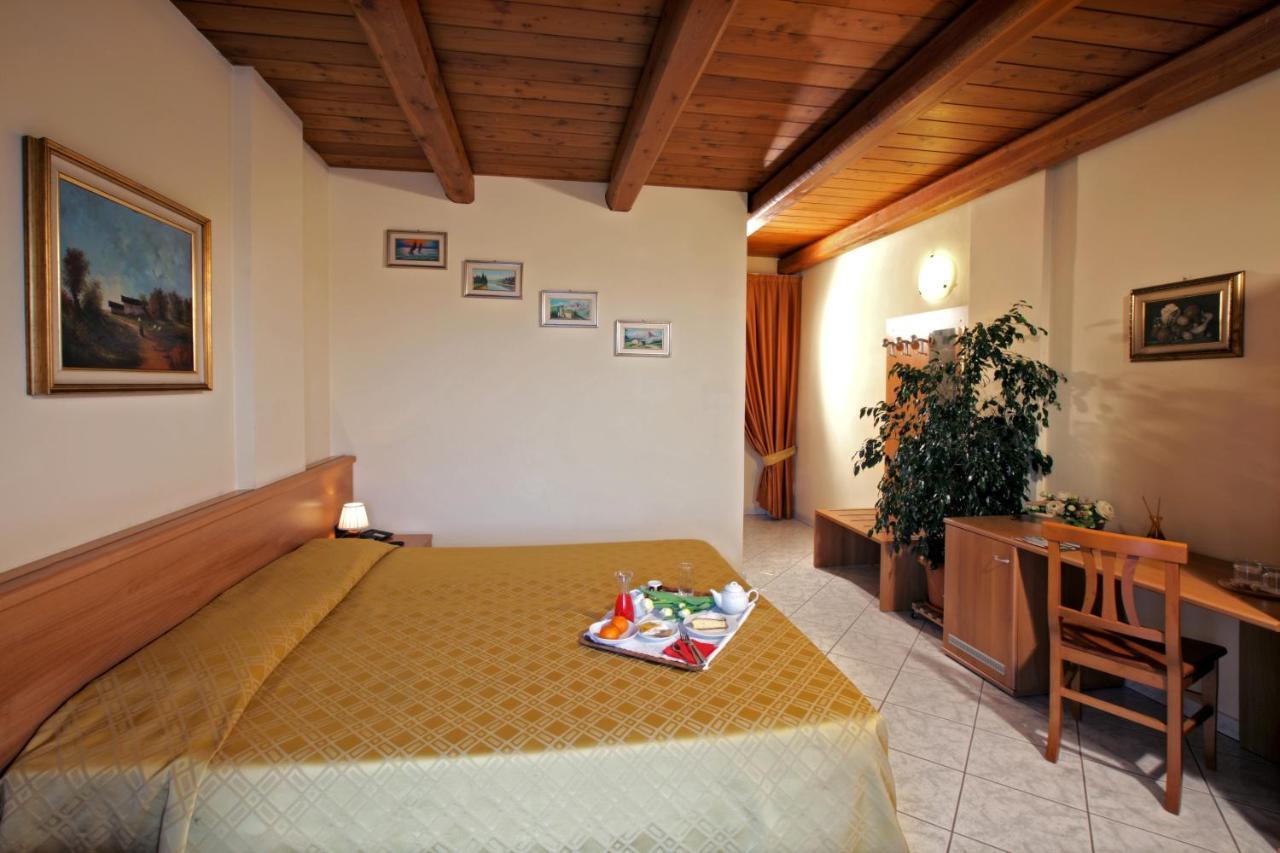 Hotel Tenuta Canta Volvera ภายนอก รูปภาพ